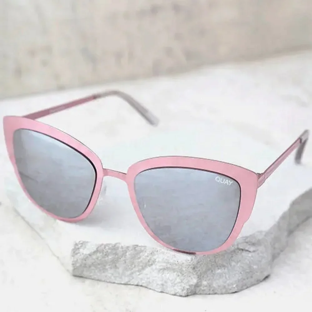New Quay Super Girl Cat Eye Sunglasses Mirrored Oversized Pink Metal Frame